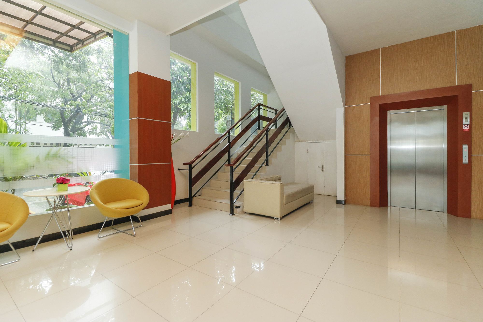 Reddoorz Plus Near Pantai Losari Makassar Exterior foto